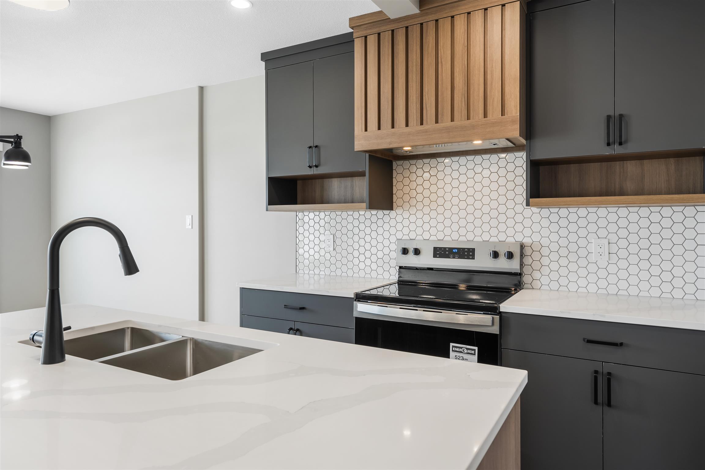 Kitchen 3 _ Unstaged